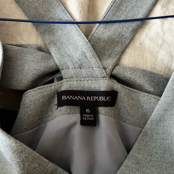 Banana Republic Cocktail Bow Dress - V-neck with pockets - Picture 5 of 8